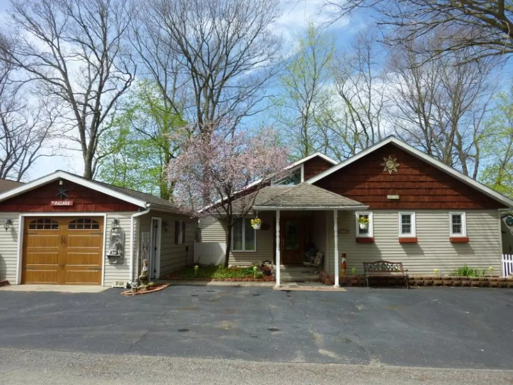 Gobles, MI 49055,23488 Lakeshore Drive
