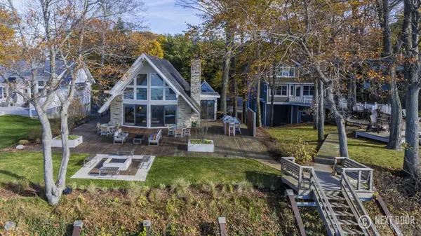 10975 Lakeshore Drive, West Olive, MI 49460