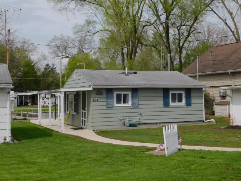 264 Paradise Island Drive, Coldwater, MI 49036