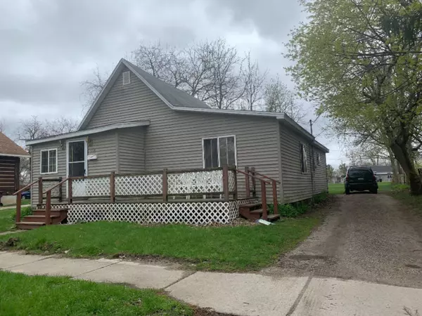 328 Fruit Street, South Haven, MI 49090