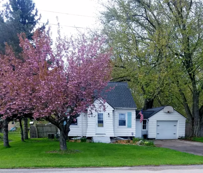 10376 Chicago Drive, Zeeland, MI 49464