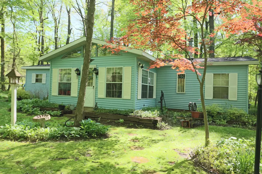 50107 Forest Road, Dowagiac, MI 49047