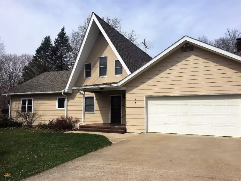 3368 W Glendora Road, Three Oaks, MI 49128