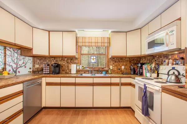 Hesperia, MI 49421,9501 W 5 Mile Road