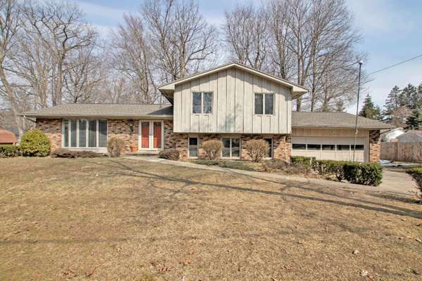 15103 Oakland Street, Spring Lake, MI 49456