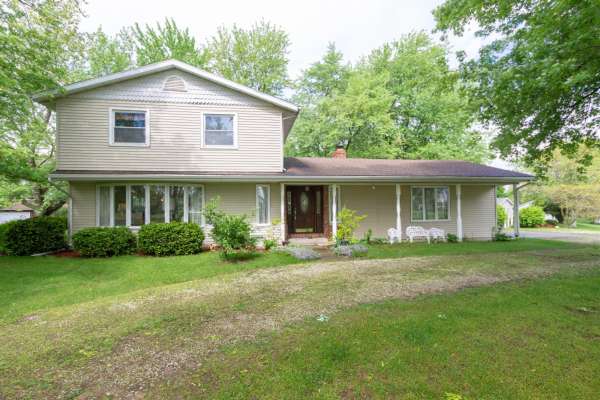 61618 Bayshore Drive, Sturgis, MI 49091