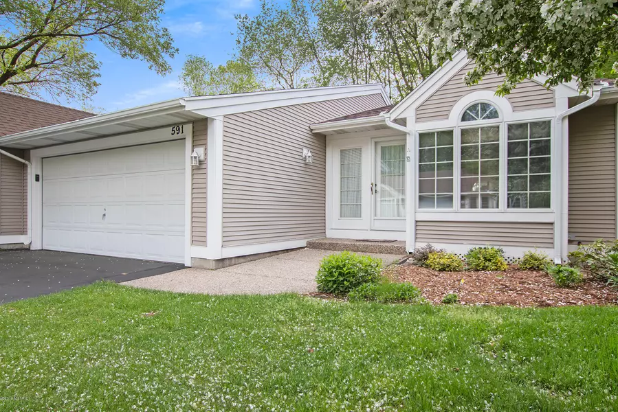 591 Appletree Court #86, Holland, MI 49423