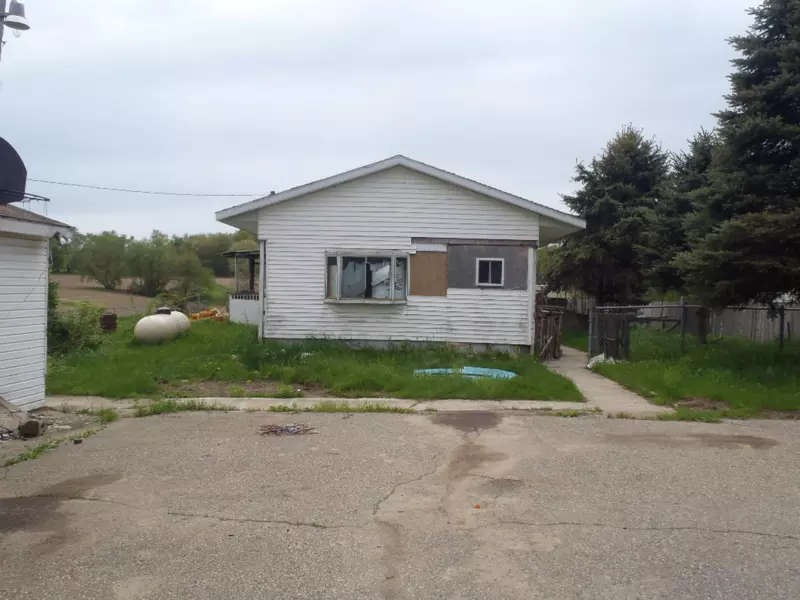 8105 W Pine Lake Road, Delton, MI 49046