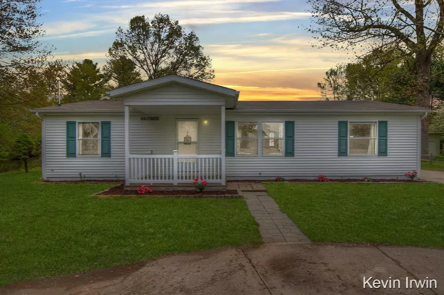 22708 Rosella Drive, Pierson, MI 49339