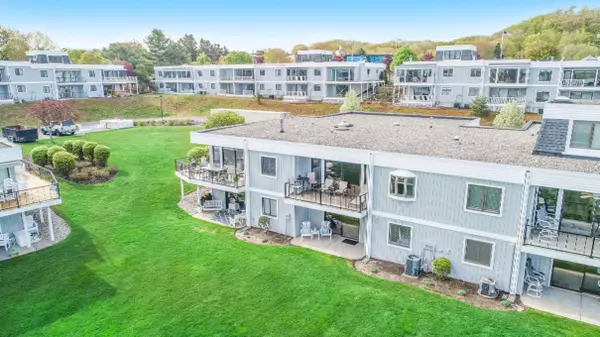 Grand Haven, MI 49417,427 Sandpiper Drive