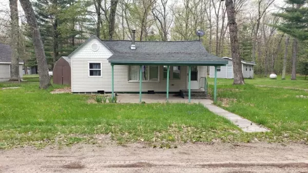 2421 W Wolf Lake Boulevard, Baldwin, MI 49304