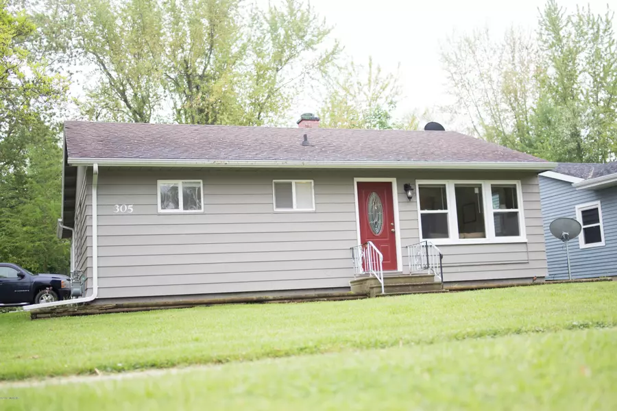 305 W Parsons Avenue, Watervliet, MI 49098