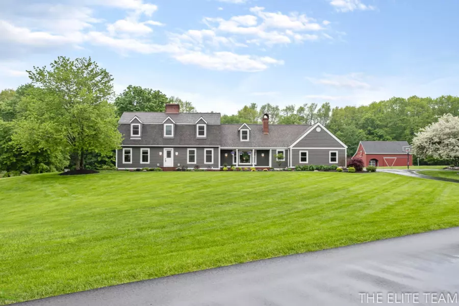 9475 Ravine Ridge SE Drive, Caledonia, MI 49316