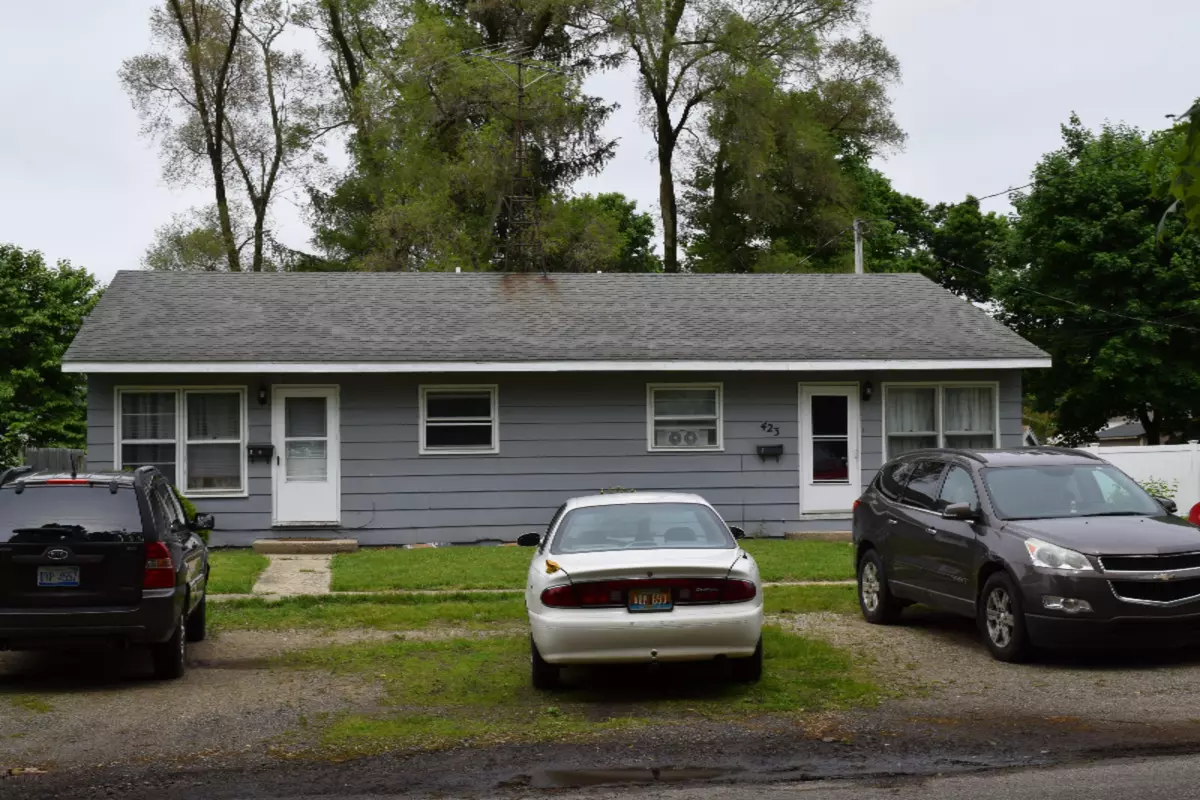 Hartford, MI 49057,423 oak Street