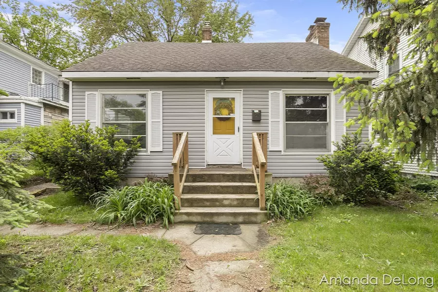 1512 College NE Avenue, Grand Rapids, MI 49505