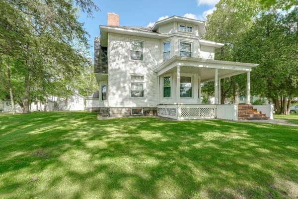 331 S Warren Avenue, Big Rapids, MI 49307