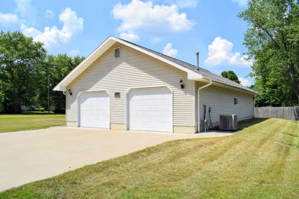 Dowagiac, MI 49047,25230 71st Street