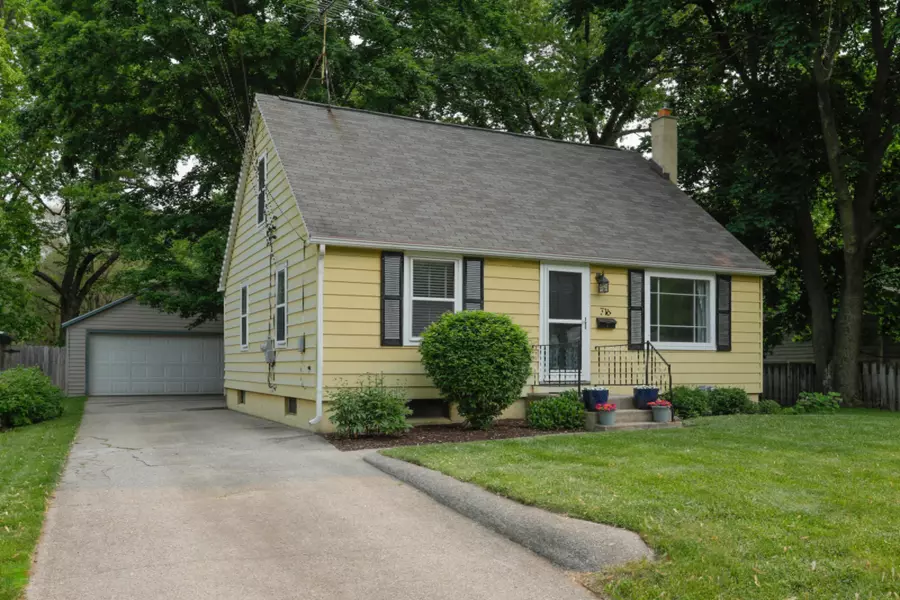 716 Denway Drive, Kalamazoo, MI 49008