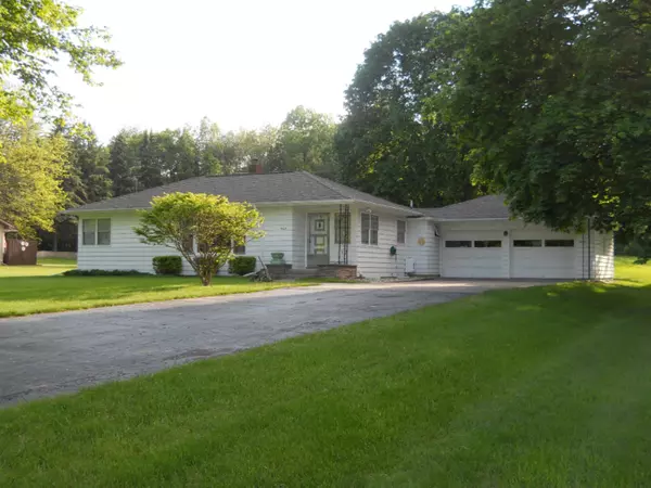 8124 S Youngman Road, Greenville, MI 48838