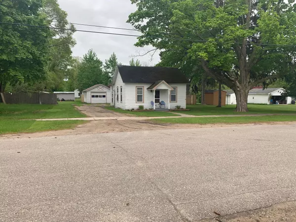 419 S Oak Street, Evart, MI 49631