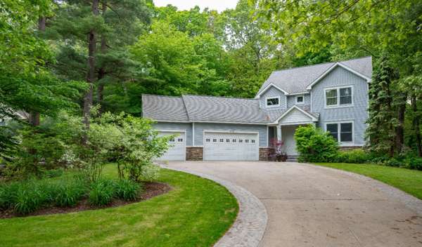 18099 Woodland Trail, Spring Lake, MI 49456