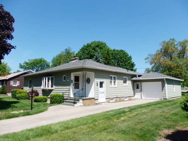 370 Seventh Street, Manistee, MI 49660