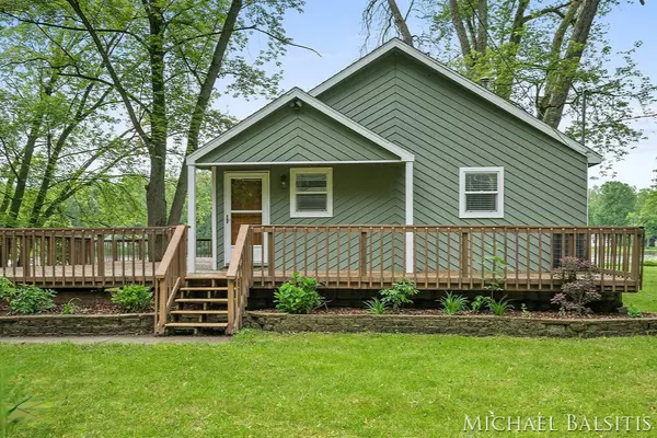 4450 Abrigador NE Trail, Comstock Park, MI 49321