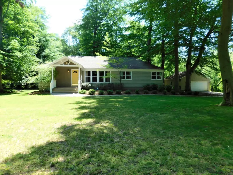 1557 Post Avenue, Holland, MI 49424