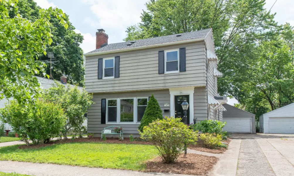 858 Reynard SE Street, Grand Rapids, MI 49507