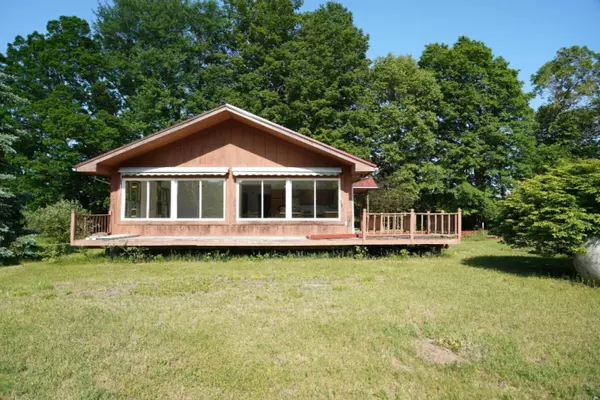 Holton, MI 49425,7713 Roosevelt Road