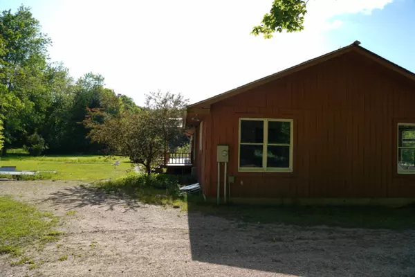 Holton, MI 49425,7713 Roosevelt Road