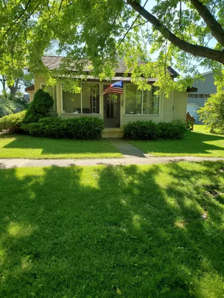 226 S Oak Street, Sheridan, MI 48884