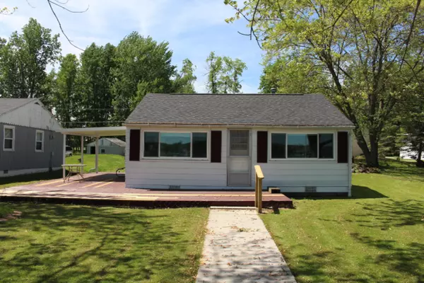 819 Hess Lake Drive, Grant, MI 49327