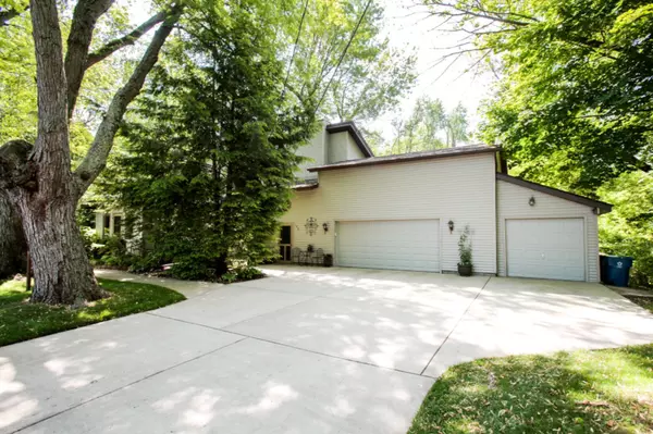 Richland, MI 49083,152 S Gull Lake Drive