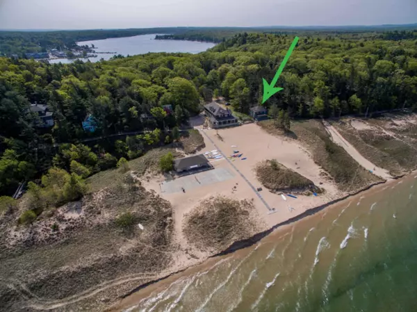 Pentwater, MI 49449,348 S Beach