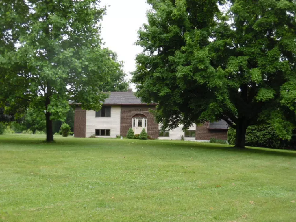 Dowagiac, MI 49047,60557 Woodland Drive