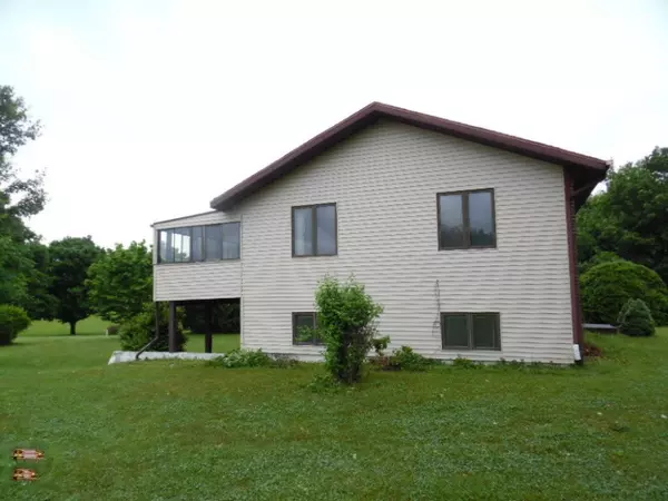 Dowagiac, MI 49047,60557 Woodland Drive