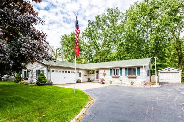 5460 Newton Avenue, Coloma, MI 49038