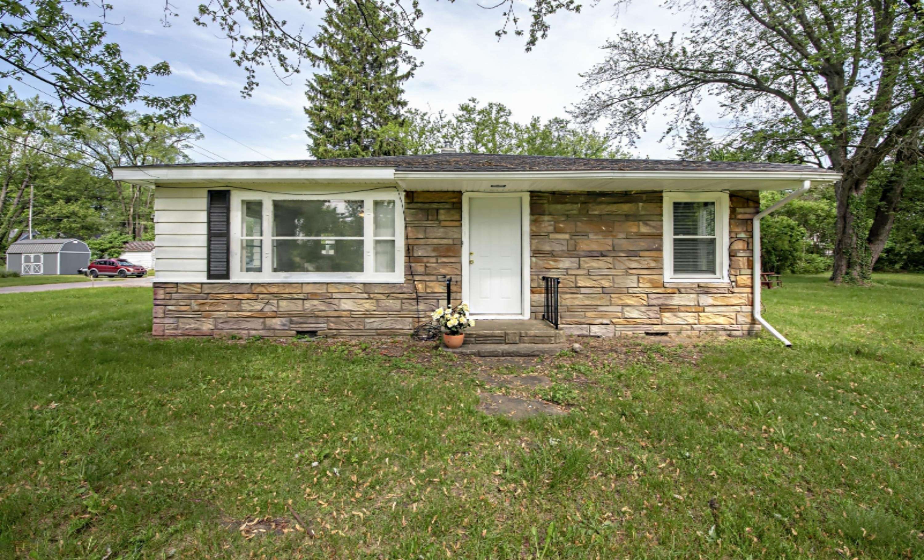 831 Adams Street, Benton Harbor, MI 49022