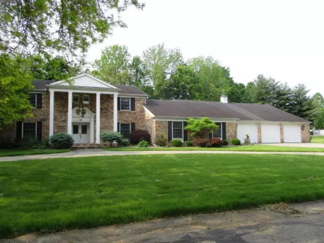 26 Ridgemoor Road, Coldwater, MI 49036
