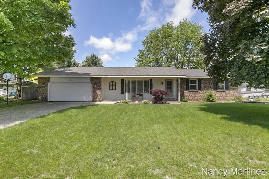 2804 E Chester Drive, Zeeland, MI 49464