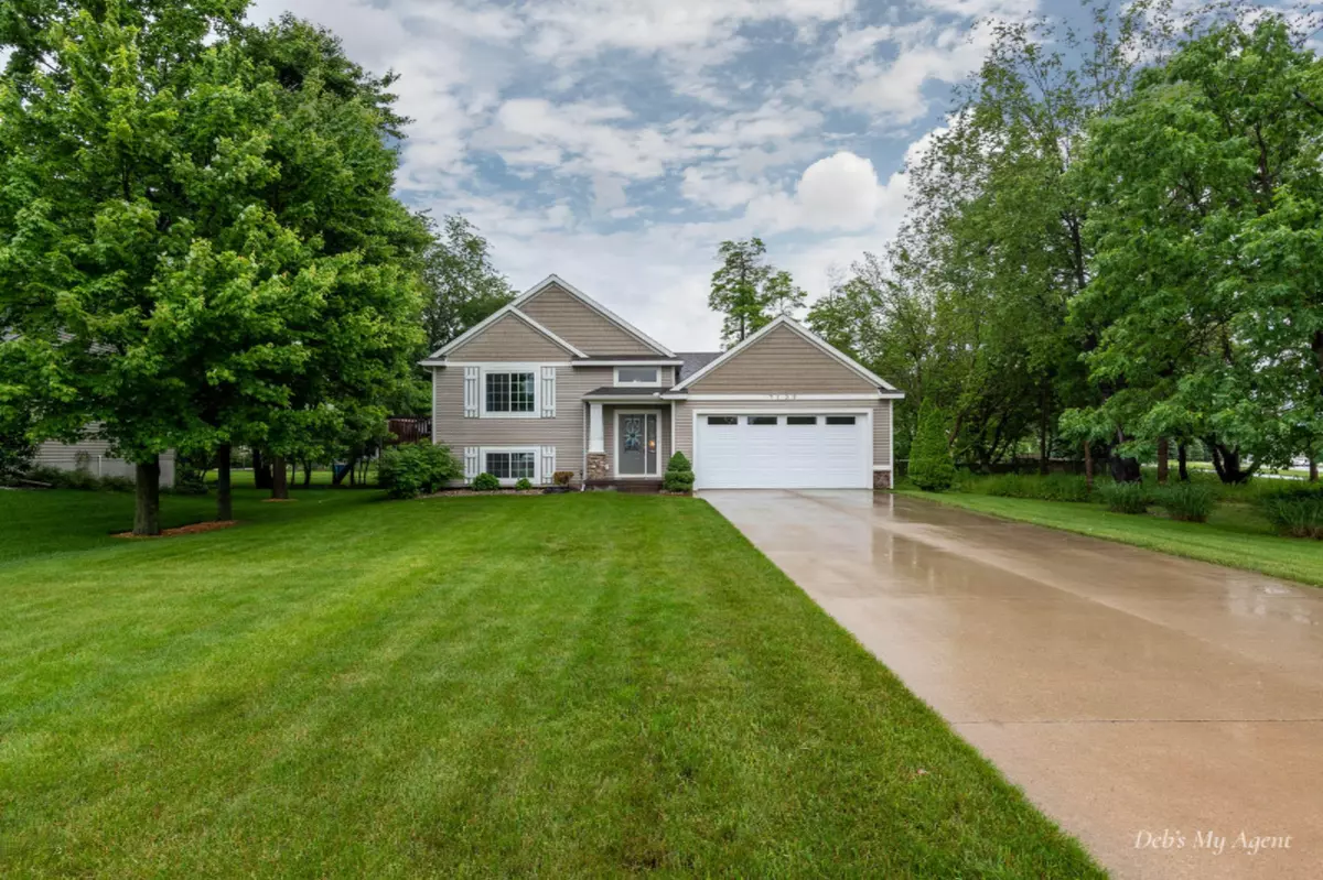 Jenison, MI 49428,7102 Keystone Court