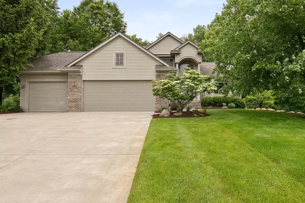 7799 Glenwood Pond Drive, Alto, MI 49302