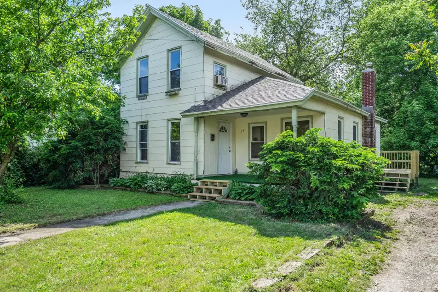 37 S State Street, Sparta, MI 49345