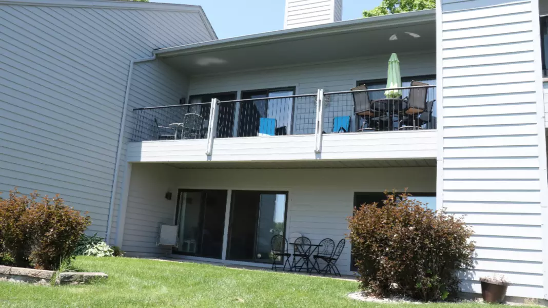 230 Oak Street ##13, South Haven, MI 49090