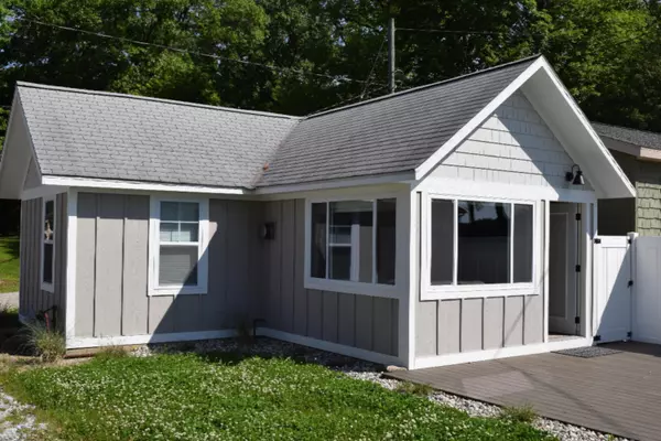 1130 E 88th Street, Newaygo, MI 49337