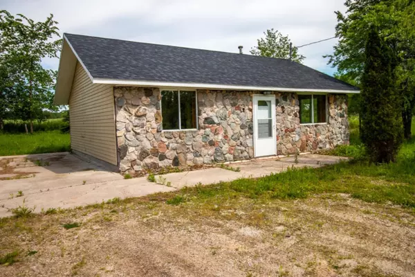 3902 S 72nd Avenue, Shelby, MI 49455