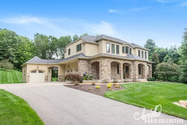 8129 Crancreek NE Drive, Ada, MI 49301