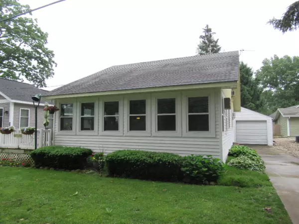 62325 Oakwood Avenue, Cassopolis, MI 49031