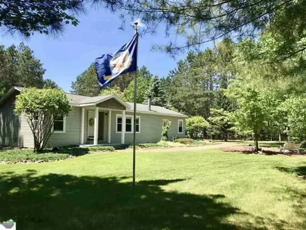 9958 S M-37, Buckley, MI 49620